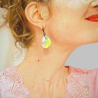 Boucles jaunes gouttelettes g