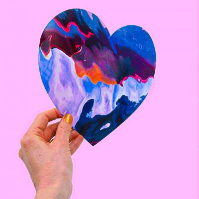 Coeur vagues violettes