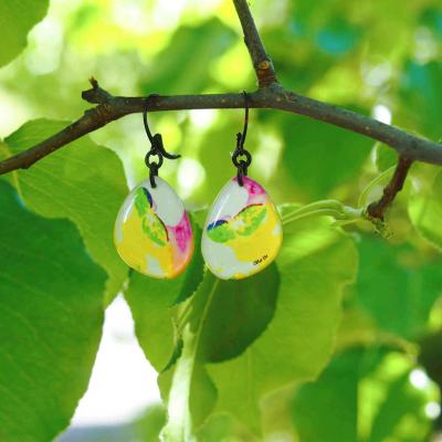 Boucles jaunes gouttelettes g