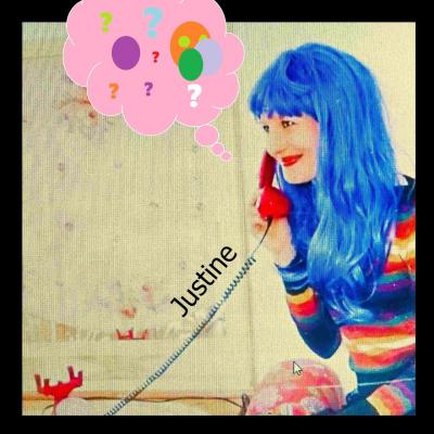 Justine au téléphone